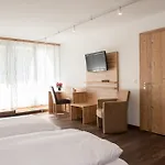 Ferienpark Tulai - Fam. Carl Aparthotel Scuol