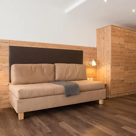 Ferienpark Tulai - Fam. Carl 4* Scuol