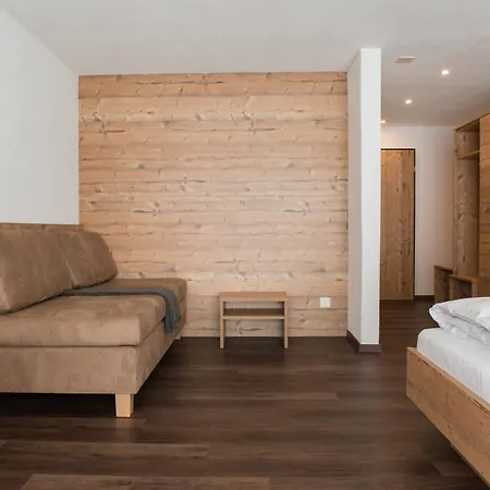 Tulai - Fam. Carl Apart-hotel